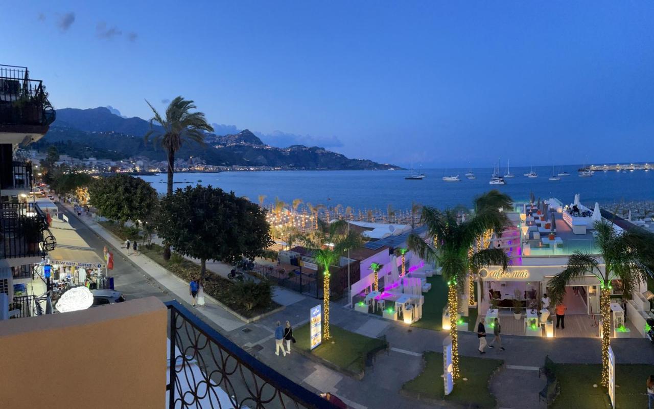 La Finestra Sul Mare Modern Apartment Giardini Naxos Exterior photo